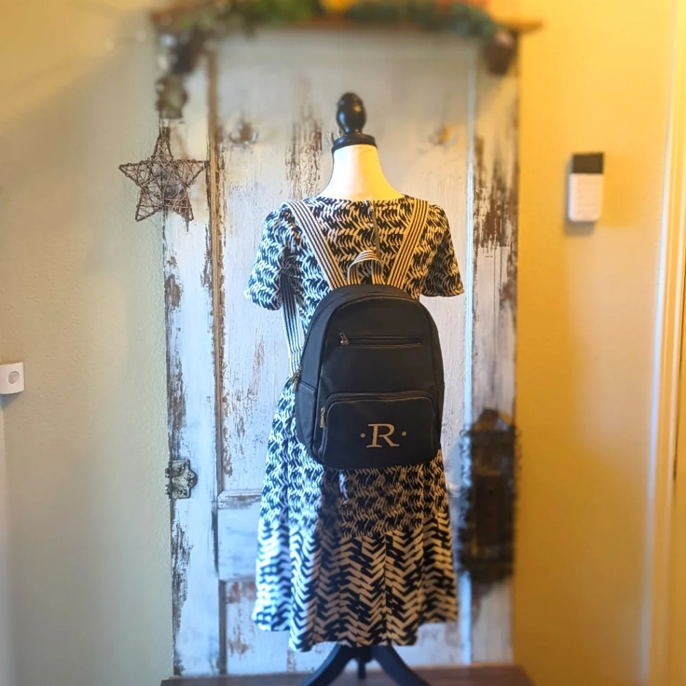 NWOT Thirty One Monogrammed Boutique Backpack - Picture 2 of 3